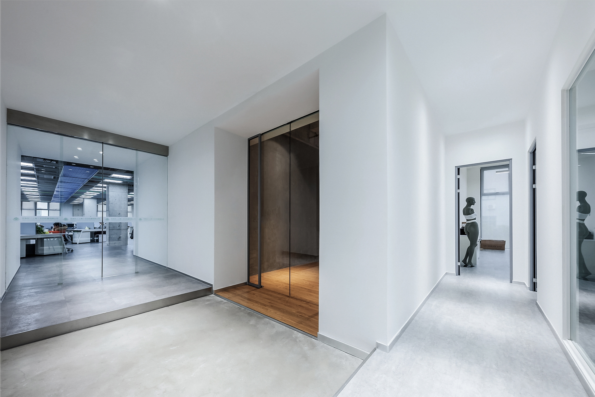 聖東尼（外齊(qi)）辦(bàn)公(gōng)室裝(zhuang)修案例列表圖