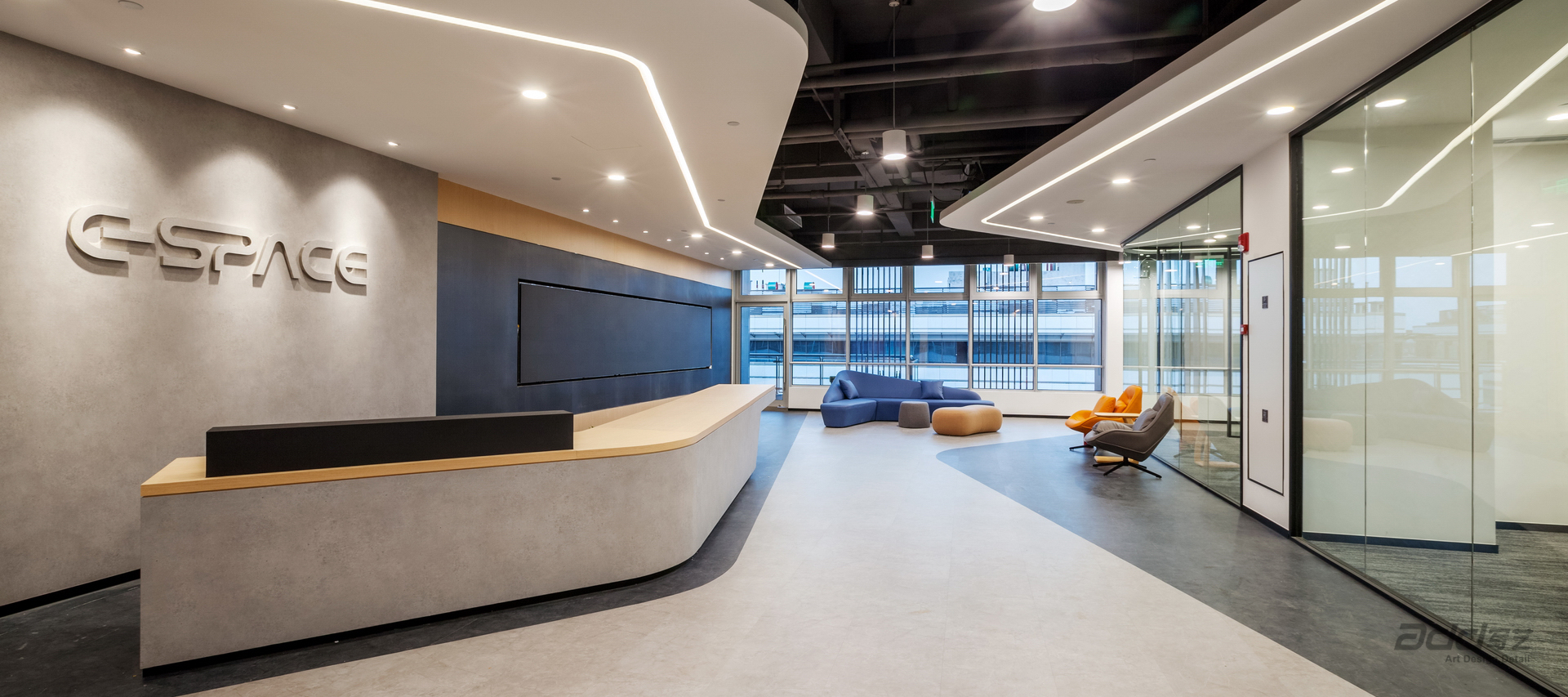 極度智慧辦(bàn)公(gōng)室裝(zhuang)修-前(qian)廳-pc